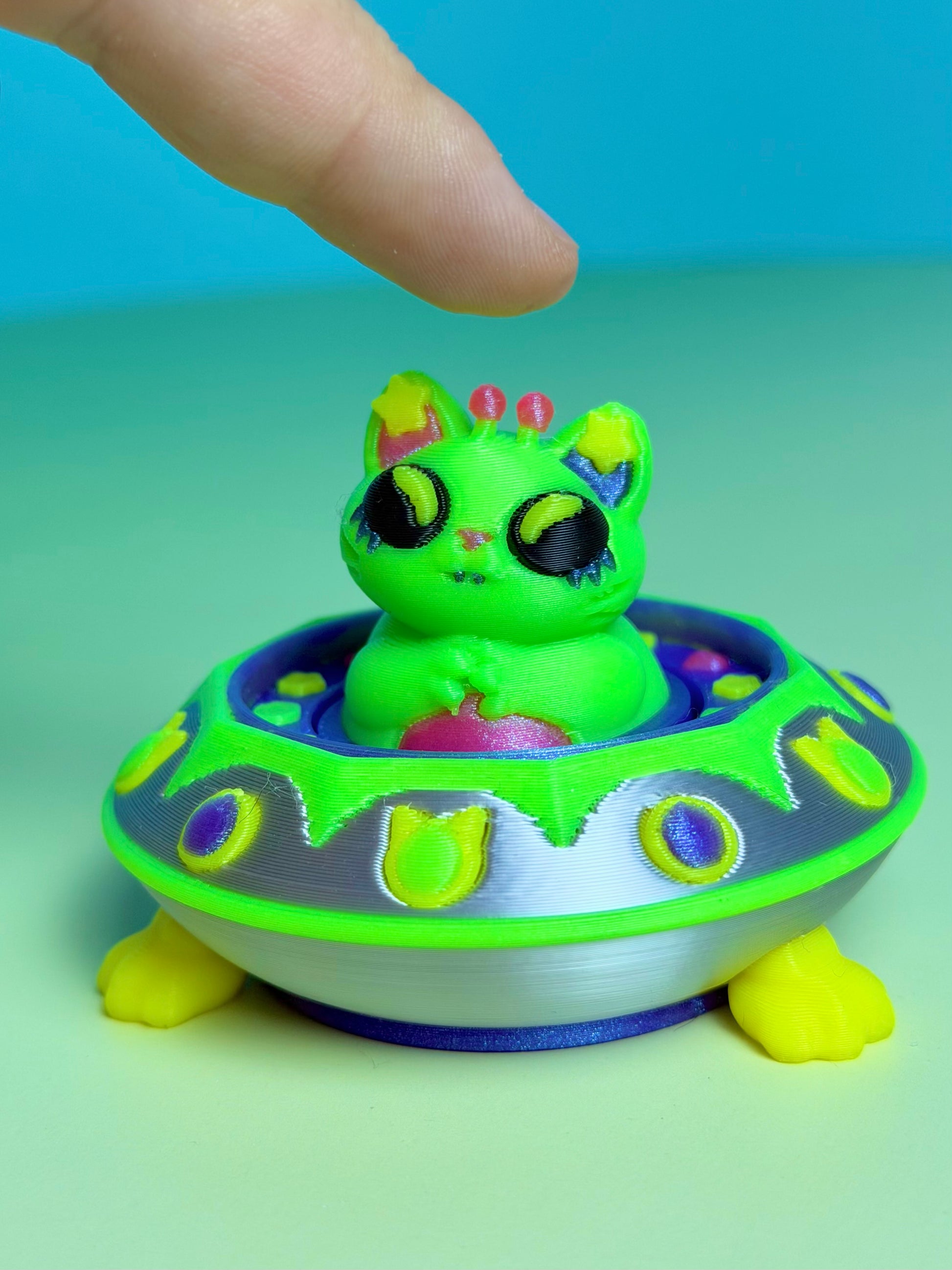 Nova Bean - ✨Glow✨ Clicky Alien Kitty